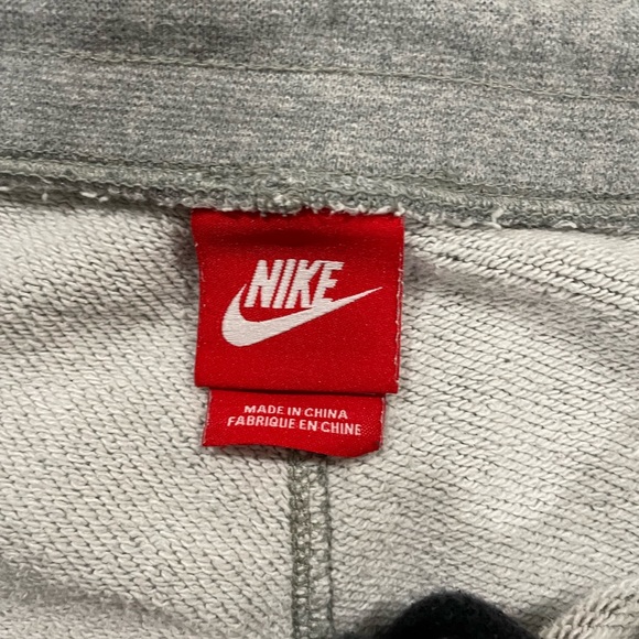 ✨EUC Nike Swoosh V442 Grey Heather Cuffed Zipper Jogger, Men’s Large - Picture 12 of 15